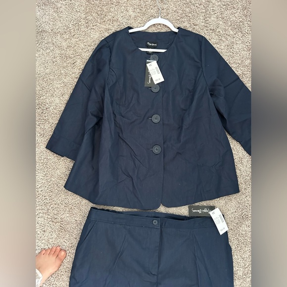 Maggie Barnes women’s pant suit size 0X - Picture 2 of 3